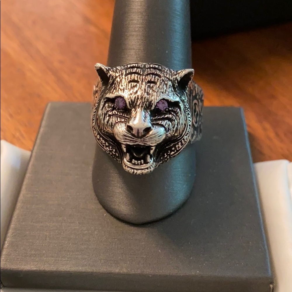 Gucci ring